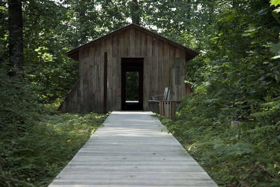 Reconstrucción de uno de los 428 barracones que originalmente existieron. Reconstrucción de uno de los 428 barracones que originalmente existieron.