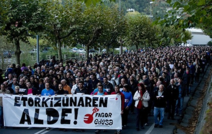 Aspecto de la manifestación celebrada en Arrasate. (Raúl BOGAJO / ARGAZKI PRESS)