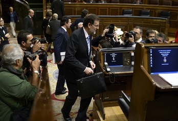 Mariano Rajoy, en la comparecencia de anteayer en la que anunció que el Gobierno encerrará esta polémica en la Comisión de Secretos Oficiales. (Dani POZO/AFP PHOTO)