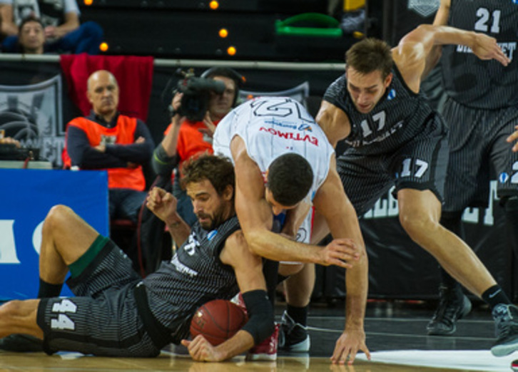 Partido disputado entre el Bilbao Basket y el Elan Chalon, con victoria para los vascos. (ARGAZKI PRESS)