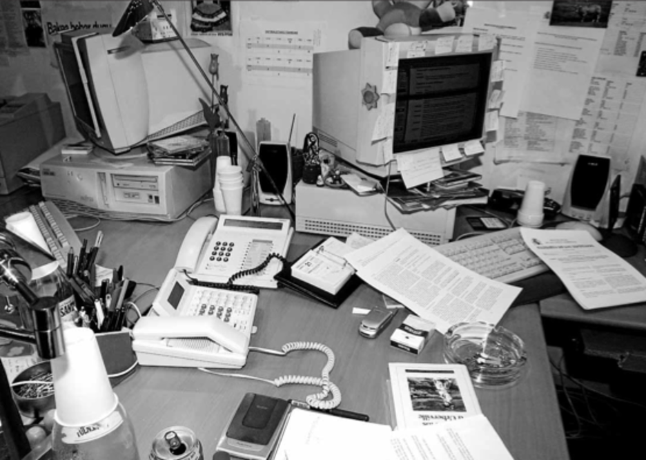 <strong>Marzo de 2003</strong>. El PNV denuncia escuchas en el despacho en Madrid de su entonces diputado Iñaki Anasagasti.