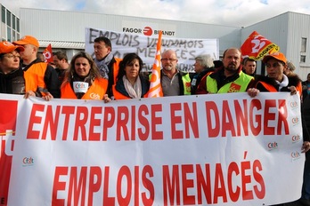 Trabajadores de Fagor Brandt se manifestaron ayer en Vendôme. (Jean-François MONIER/AFP) 