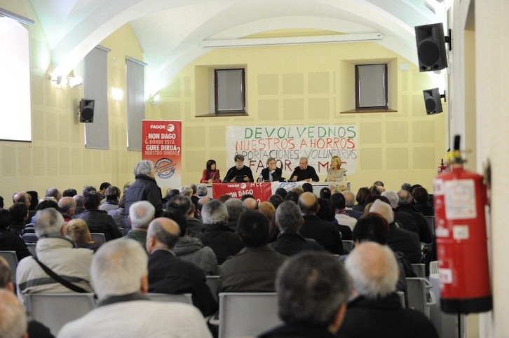 Asamblea de Ordaindu en Arrasate, esta mañana. (ARGAZKI PRESS)