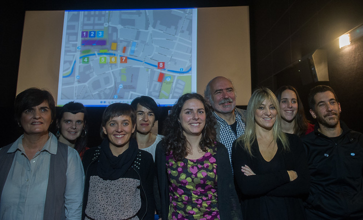 Azokako sustatzaile eta eragileak, Landakoko aurkezpenean. (Luis JAUREGIALTZO/ARGAZKI PRESS)