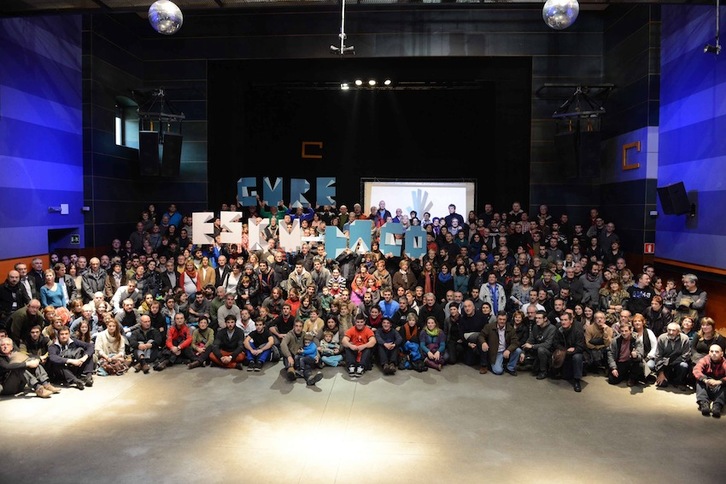 Foto de familia al final del acto de Plateruena. (ARGAZKI PRESS)