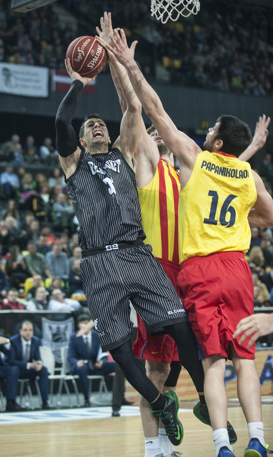 Denboraldiko lehen garaipena lortu du Bilbao Basketek. (ARGAZKI PRESS)