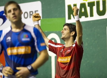 Saralegi celebra la victoria ante Idoate. (Juan Carlos RUIZ / ARGAZKI PRESS)