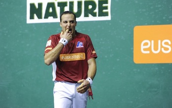 Juan Martinez de Irujok atzerapena eskatu du, hatz erakuslean dituen arazoengatik. (Jagoba MANTEROLA/ARGAZKI PRESS)