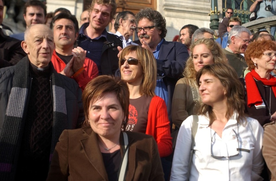 [2006] Bilbon, ‘Konponbide garaia da. Euskal Herria. Erabakia. Adostasuna’ lelopean egindako manifestazioan. (Gorka RUBIO/ARGAZKI PRESS)