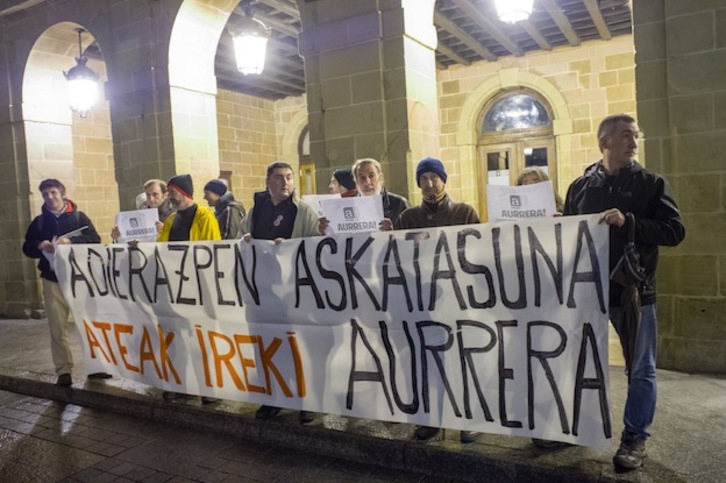 «Adierazpen Askatasuna. Ateak Ireki aurrera» lelopean Errenterian egindako elkarretaratzea. (Andoni CANELLADA / ARGAZKI PRESS)