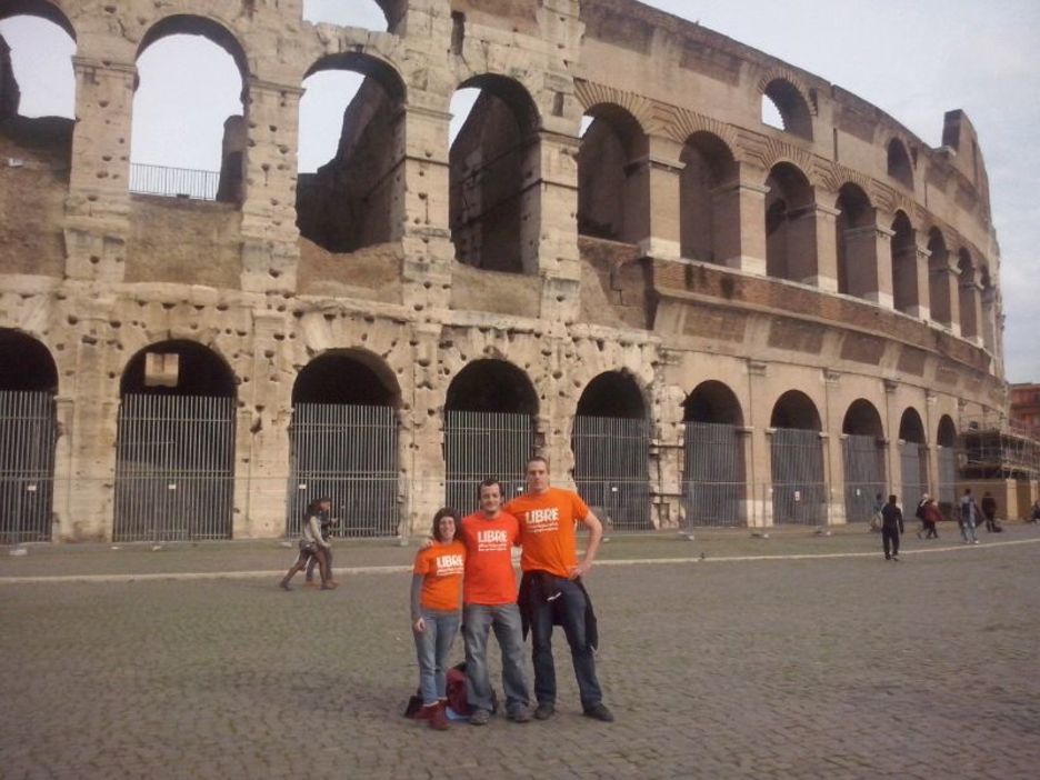 Italian den ‘Libre’ dinamikaren ordezkaritza Erromako coliseoan. Italian den ‘Libre’ dinamikaren ordezkaritza Erromako coliseoan.