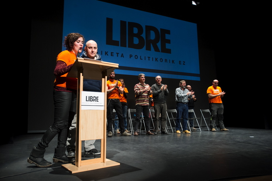 Amaia Elkano eta Floren Aoiz auzipetuak Antsoainen izan den ekitaldian. (Iñigo URIZ / ARGAZKI PRESS) Amaia Elkano eta Floren Aoiz auzipetuak Antsoainen izan den ekitaldian. (Iñigo URIZ / ARGAZKI PRESS)