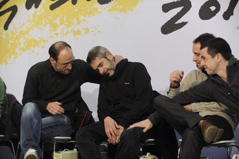 Jende lepo gaurko kanporaketan ere, ohiko estanpa honezkero txapelketan. (Jon URBE / ARGAZKI PRESS)