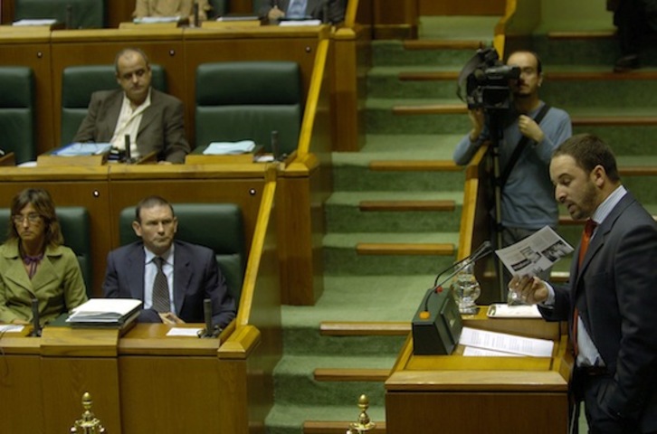 Santiago Abascal, cuando era parlamentario del PP en Gasteiz. (Juanan RUIZ/ARGAZKI PRESS)