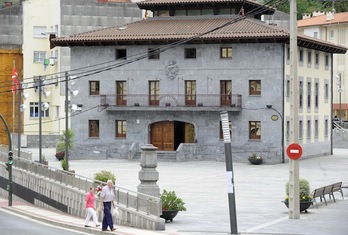 Ayuntamiento de Alonsotegi. (Monika DEL VALLE / ARGAZKI PRESS)