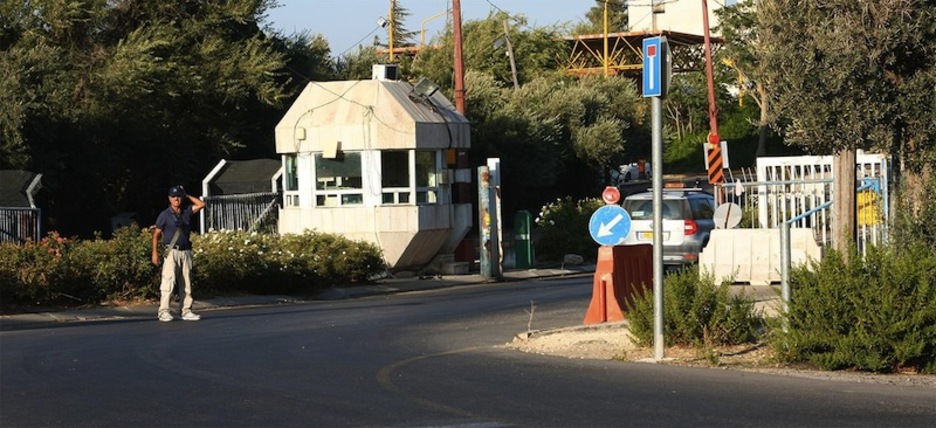 Qiryat Arba koloniaren sarrera.