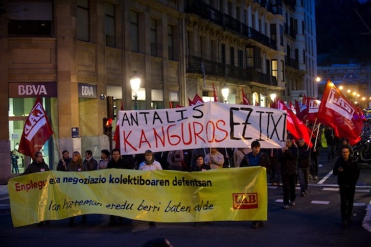 La manifestación ha recorrido las principales calles de la capital guipuzcoana. (Juan Carlos RUIZ/ARGAZKI PRESS)