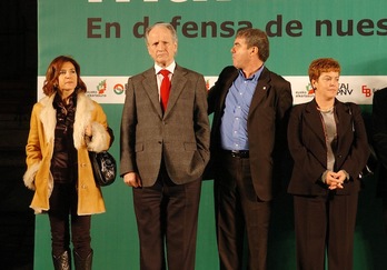 Atutxa, Knörr y Bilbao, en la manifestación que tuvo lugar en enero de 2008 tras la condena del Supremo. (Jon HERNÁEZ/ARGAZKI PRESS)