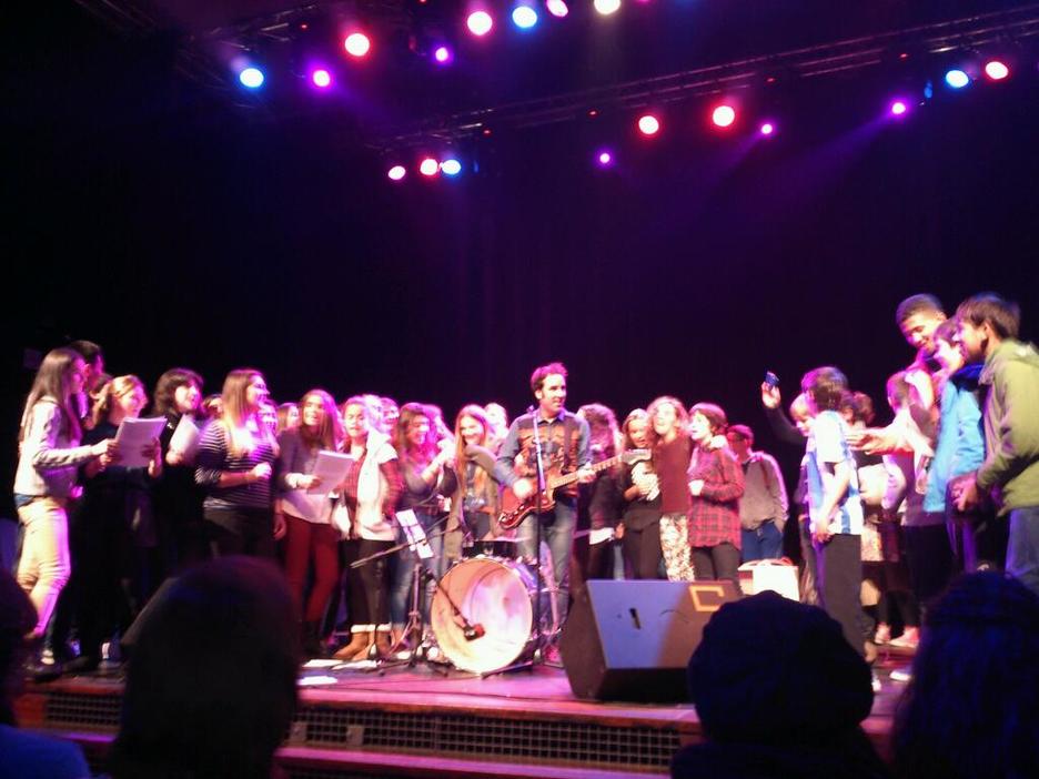 Joseba Irazoki izan da gaur Ahotseneako protagonistetako bat. ‘Sarri-Sarri’ jo duelarik zoramena sortu da. (@ane_arruti) Joseba Irazoki izan da gaur Ahotseneako protagonistetako bat. ‘Sarri-Sarri’ jo duelarik zoramena sortu da. (@ane_arruti)