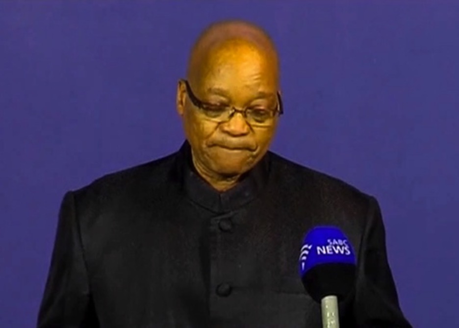 El presidente sudafricano, Jacob Zuma, en la comparecencia en la que ha anunciado el fallecimiento de Mandela. (AFP PHOTO)