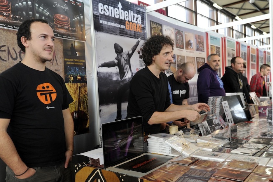 Oreka TX taldeko lagunak, beren salmahaian. (Marisol RAMIREZ/ARGAZKI PRESS)