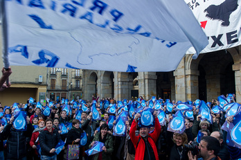 Olatu urdina Durangon, Tantaz Tanta ekimenaren baitan. (ARGAZKI PRESS)