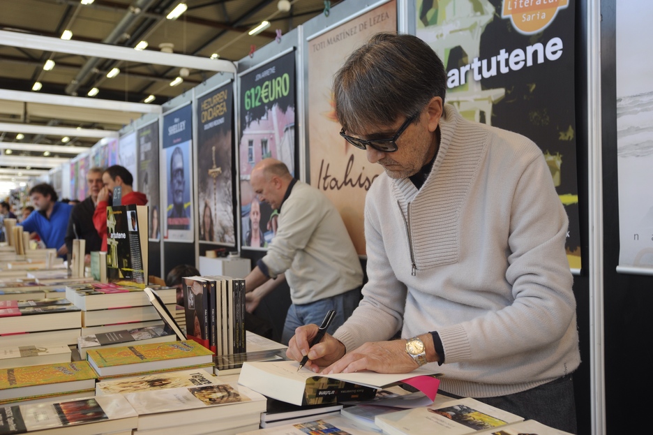 Ramon Saizarbitoria idazlea. (Jon URBE / ARGAZKI PRESS)