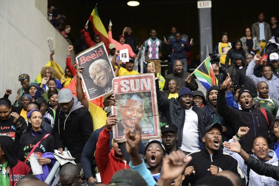 Los bailes y los cánticos han cobrado protagonismo en las horas previas a la ceremonia. (Stephane DE SAKUTIN/AFP) Los bailes y los cánticos han cobrado protagonismo en las horas previas a la ceremonia. (Stephane DE SAKUTIN/AFP)