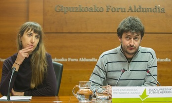 Iñaki Errazkin y Ainhoa Iraola, en la presentación del plan. (Andoni CANELLADA/ARGAZKI PRESS)