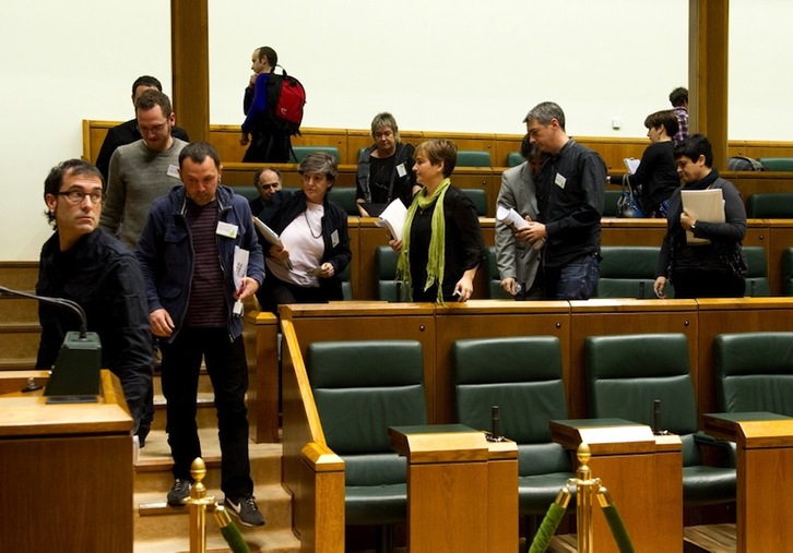Los parlamentarios de EH Bildu han abandonado el pleno tras el veto de la Mesa. (Raul BOGAJO/ARGAZKI PRESS)