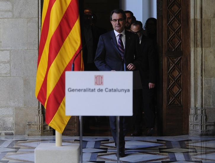 Artur Mas, este miércoles en el Palau de la Generalitat, antes de anunciar la fecha y la pregunta de la consulta. (AFP)