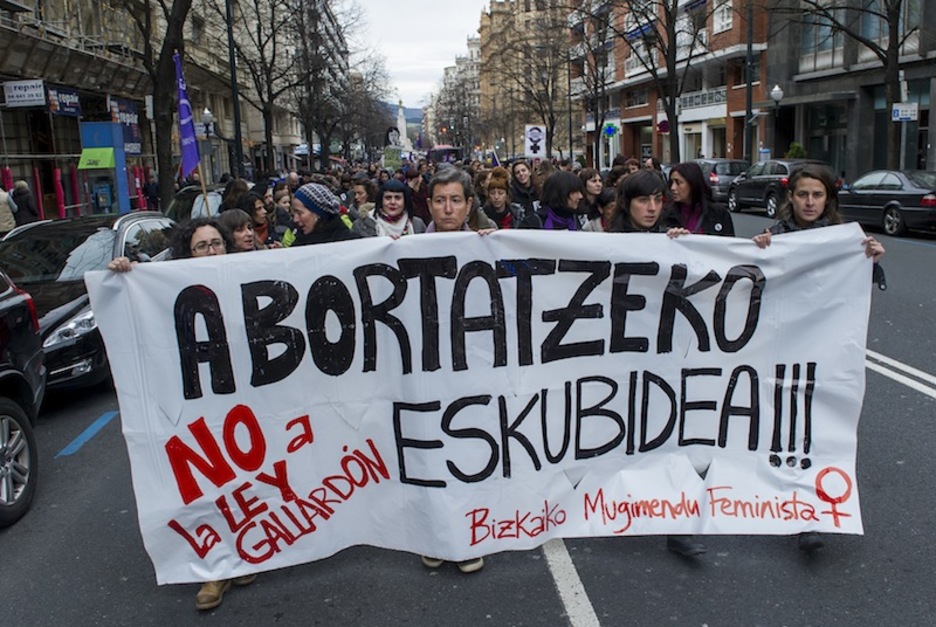 Gallardon ministroaren legearen aurka Bilbon.