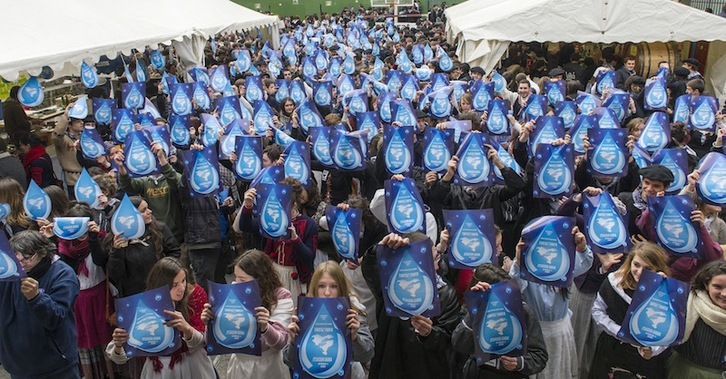 Ola que se formó en Donostia el día de Santo Tomás. (Jon URBE / ARGAZKI PRESS)
