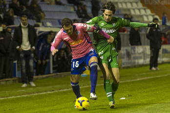 Eibarrek irabazi du Mendizorrotzan jokatutako derbia. (Juanan RUIZ / ARGAZKI PRESS)