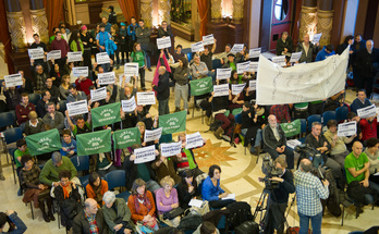 Imagen del pleno celebrado hoy en el Ayuntamiento de Donostia. (Andoni CANELLADA/ARGAZKI PRESS)
