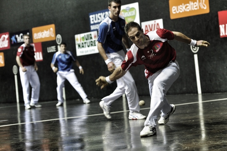 Gaur ere maisu aritu da Aimar Olaizola. (ARGAZKI PRESS)