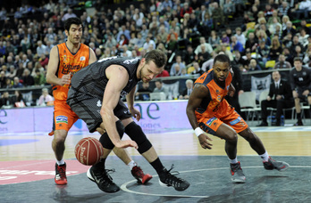 Azken minutuan galdu du partida Bilbao Basketek. (Marisol RAMIREZ / ARGAZKI PRESS)