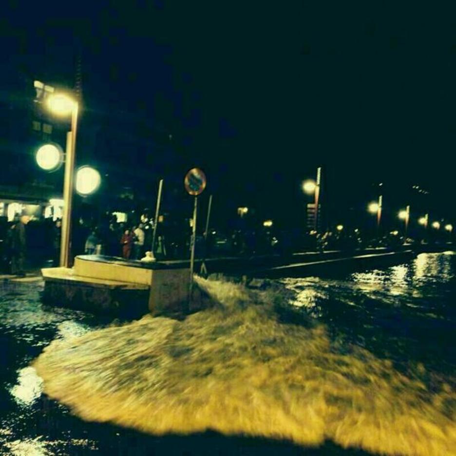 Zumaian ere izan zen itsaso zakarrik. (@Oihanaurkidi) Zumaian ere izan zen itsaso zakarrik. (@Oihanaurkidi)