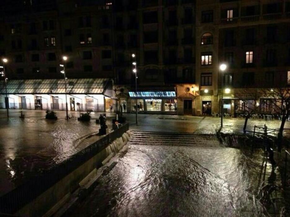 Zuloaga plazan hartutako irudia. (@Usurramendi) Zuloaga plazan hartutako irudia. (@Usurramendi)