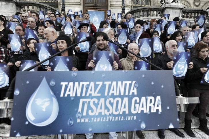 Tantaz Tanta ha hecho su última comparecencia para animar a la ciudadanía a acudir a Bilbo. (ARGAZKI PRESS)