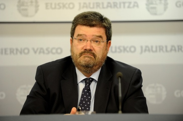 El consejero de Empleo y Asuntos Sociales, Juan Mari Aburto. (Juanan RUIZ/ARGAZKI PRESS)