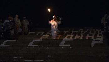 La antorcha olímpica a su paso por Volgogrado. (AFP PHOTO)