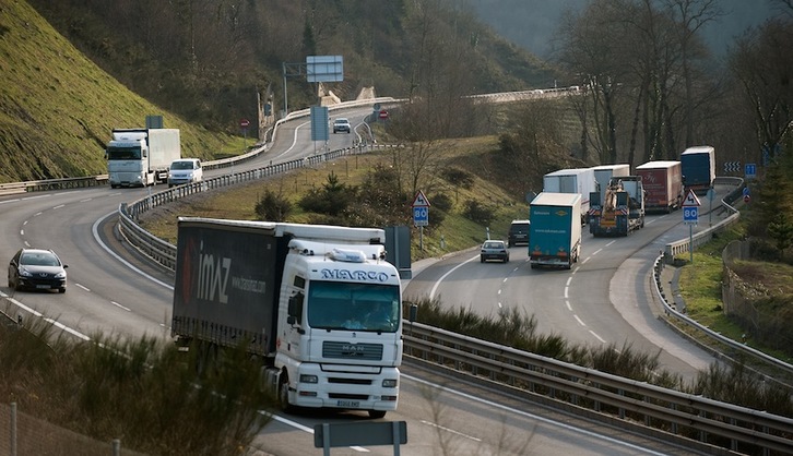 Quienes se desplacen de Donostia a Gasteiz podrán hacerlo por el puerto de Etxegarate. (Jon URBE/FOKU)