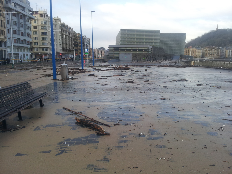 Urak gainezka egin du Donostian. (Donostiako Udala)