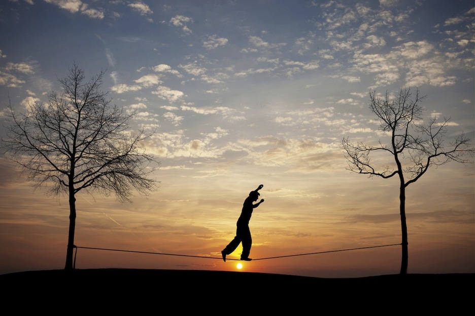 Gorputzarekin baino buruarekin lotutako jarduera da slackline-a. (THINKSTOCK)