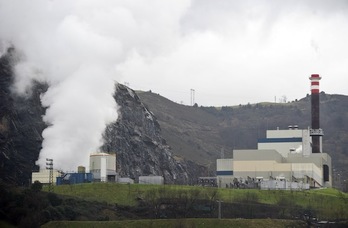 Vista de la incineradora de Zabalgarbi. (Luis JAUREGIALTZO/ARGAZKI PRESS)