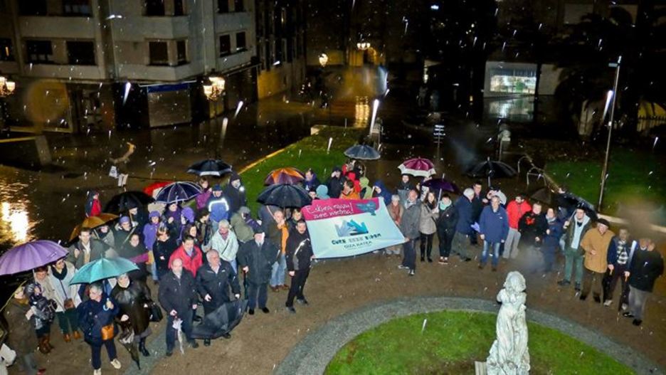 ‘Xiri-miri’-ak irudi grisa eman ohi duen arren, behetik gora pixkanaka eraikitzen ari den dinamikaren adierazle ere bada. Hemen Santurtzi! https://www.facebook.com/santurtzi.gureeskudago ‘Xiri-miri’-ak irudi grisa eman ohi duen arren, behetik gora pixkanaka eraikitzen ari den dinamikaren adierazle ere bada. Hemen Santurtzi! https://www.facebook.com/santurtzi.gureeskudago