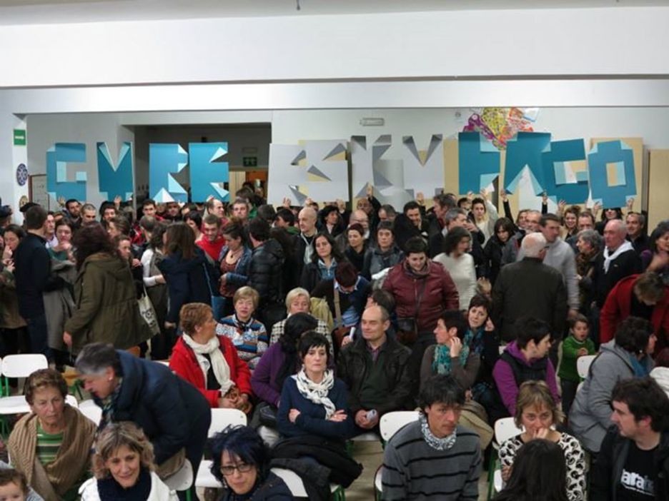 Ez dakigu zenbat pertsona ziren Larrabetzun, baina gutxi ez! Begira! https://www.facebook.com/gureskudago.larrabetzu Ez dakigu zenbat pertsona ziren Larrabetzun, baina gutxi ez! Begira! https://www.facebook.com/gureskudago.larrabetzu