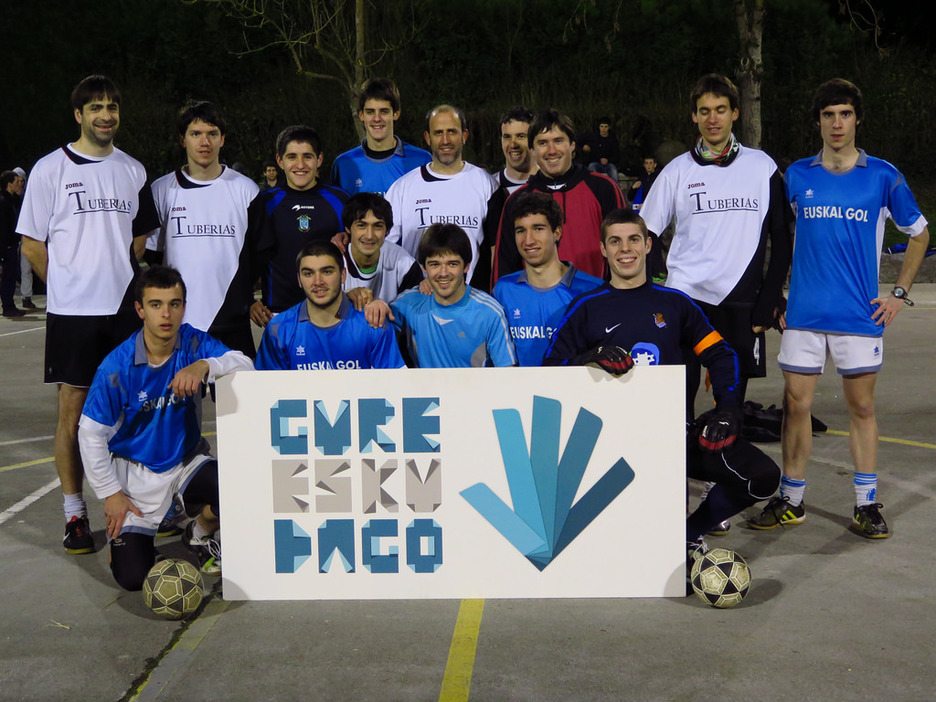 Idiazabalgo kuadrilen arteko futbito finalean ere erabakiaren alde egin zuten. Idiazabalgo kuadrilen arteko futbito finalean ere erabakiaren alde egin zuten.