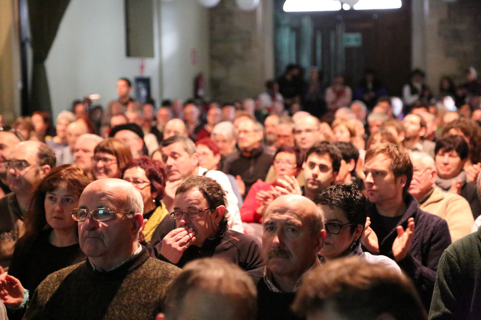 Gasteizen dinamikaren bigarren aurkezpena, jende asko. Gasteizen dinamikaren bigarren aurkezpena, jende asko.